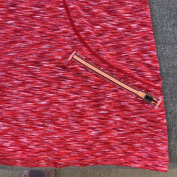 ATHLETA V-Neck Tennis / Pickleball Sleeveless Tank w/Back zip pocket - Picture 7 of 8